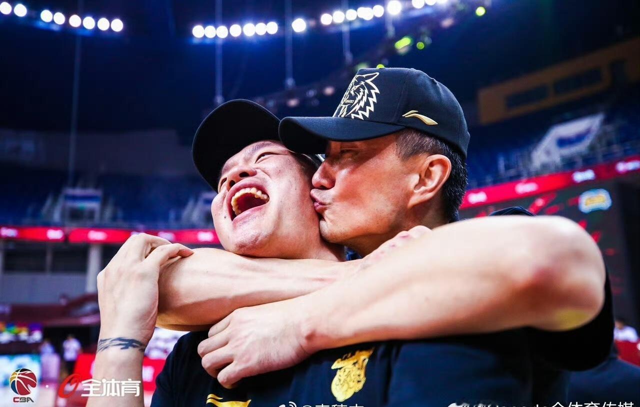 风雨过后，“锋雨”还在，兄弟齐心，其利断金。加油，Let's go Tigers