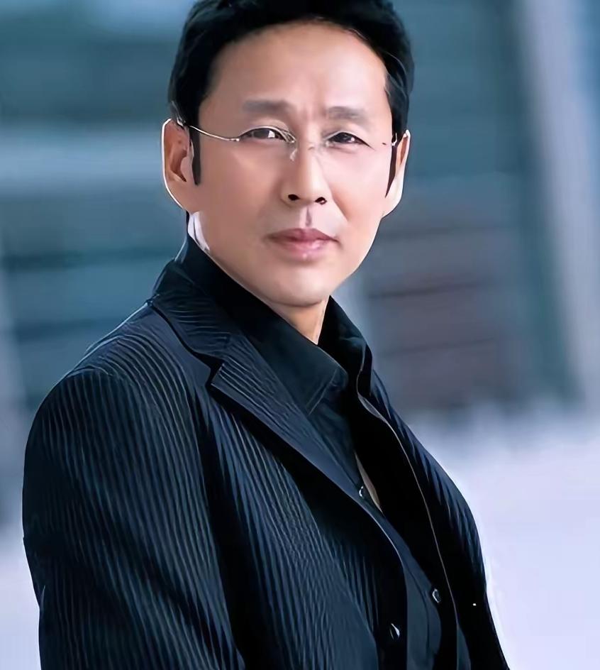 陈道明的“狠心”：13岁送女独闯伦敦，40岁陈格用实力活成星二代清流！
 
谁能