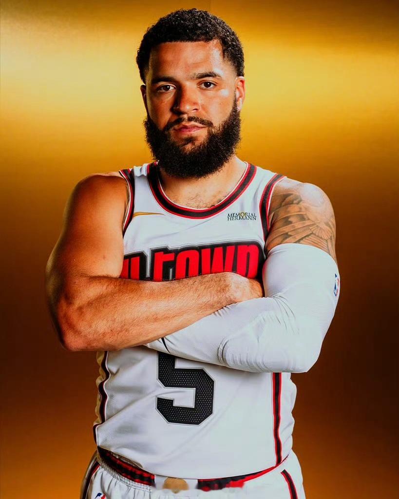 Marc Stein：火箭队并没有完全排除范弗利特在本赛季复出的可能性。范弗利特