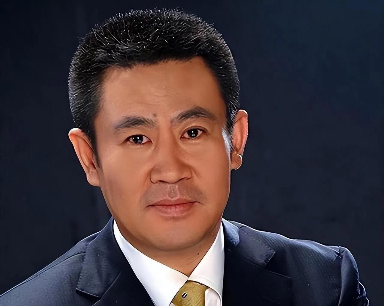 赵赫：以荧屏为炬，却难照归途

三十年经济频道耕耘，3.15晚会铁肩担道义，他如