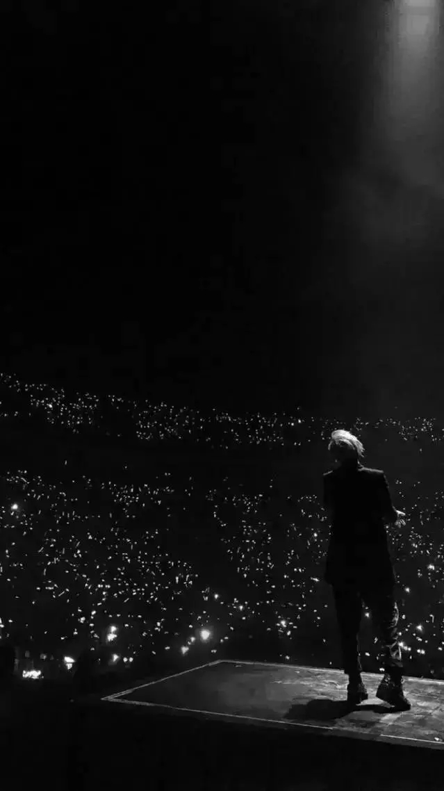 薛之谦演唱会卷上天了薛之谦太原演唱会的无人机秀，怕不是请了个神仙策划？“万兽之王