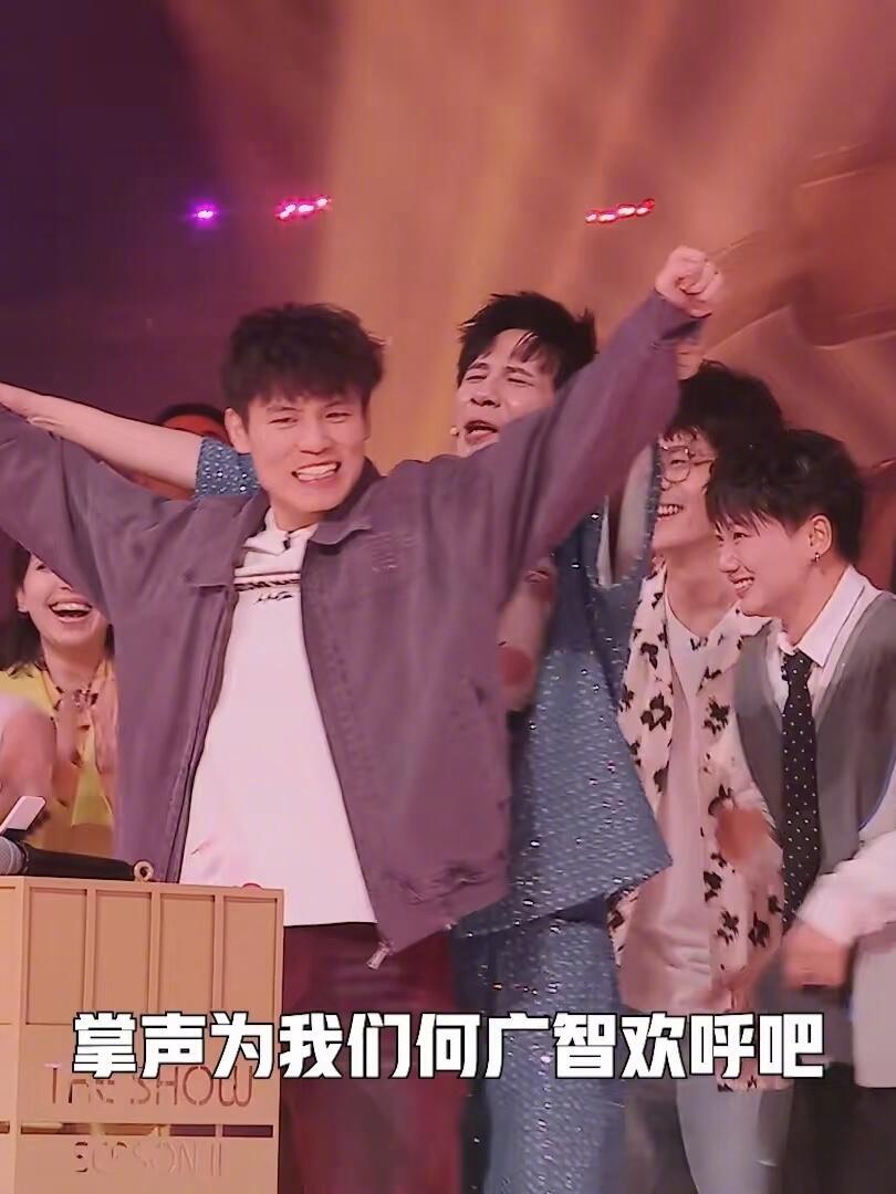 何广智说李诞快失去自己了杜华录何广智发给李诞艺笔封神 昔日的脱口秀打工人，如今在