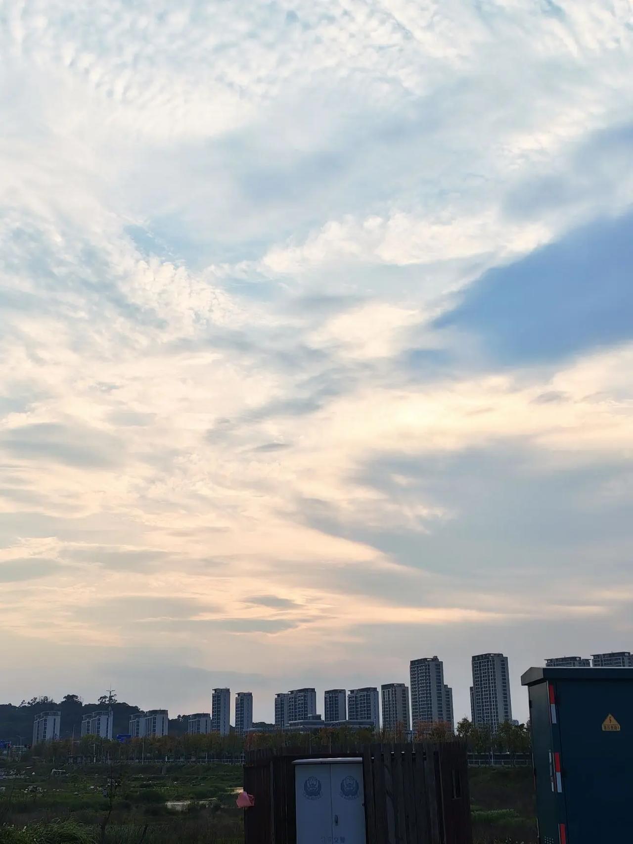 天空你是否知晓一切。去看可以治愈一切的风景原来它真的很美 沉溺天空的美 随手捕捉