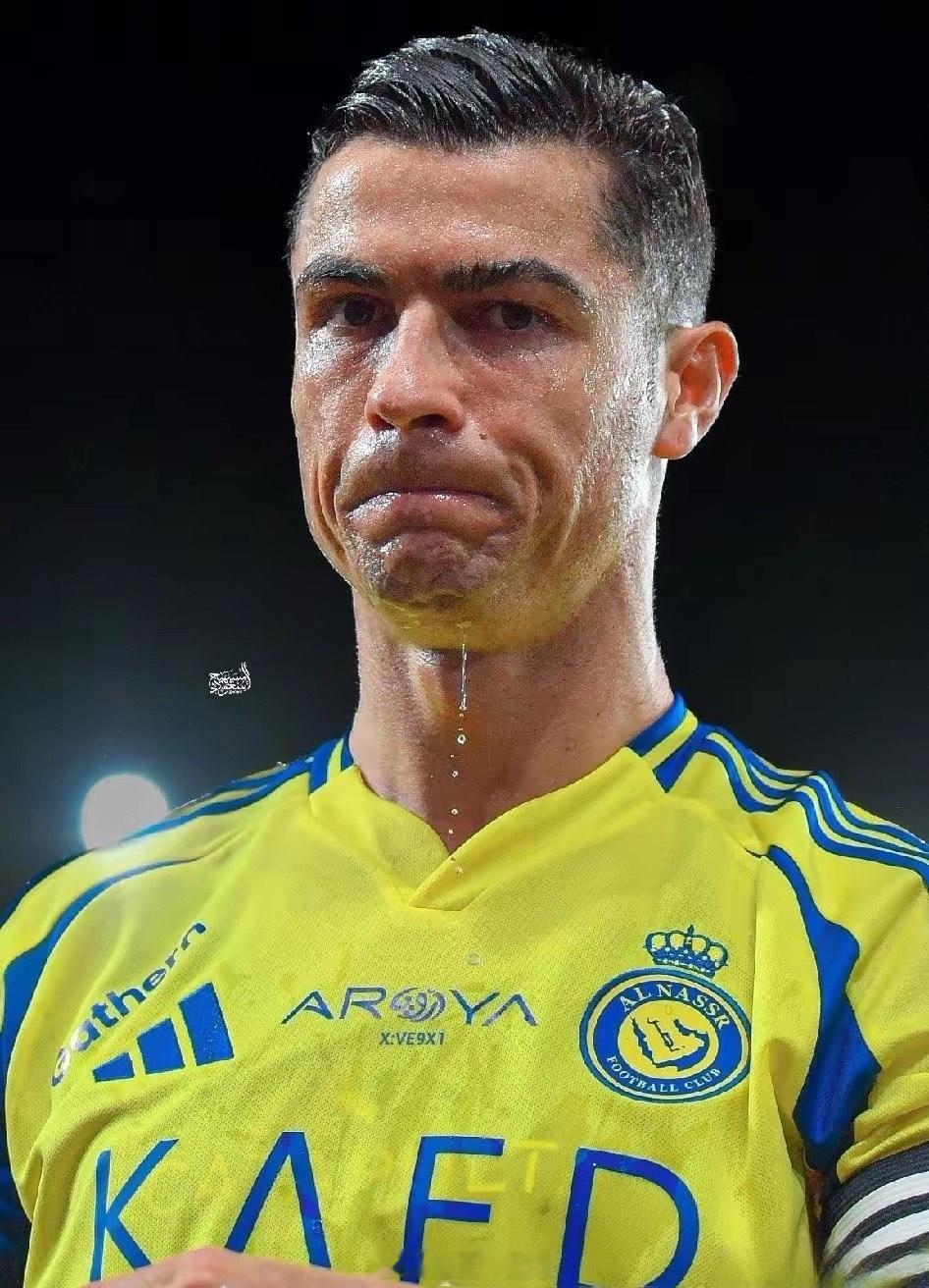 听说利雅得胜利快没钱了，C罗这是要摊上大事了吗？葡媒的爆料让人心惊，俱乐部负债严