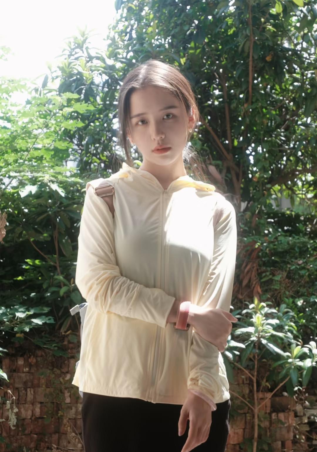 不要被生活压力打倒
现代社会，随着生活节奏的加快，人的压力越来越大，老人的赡养，