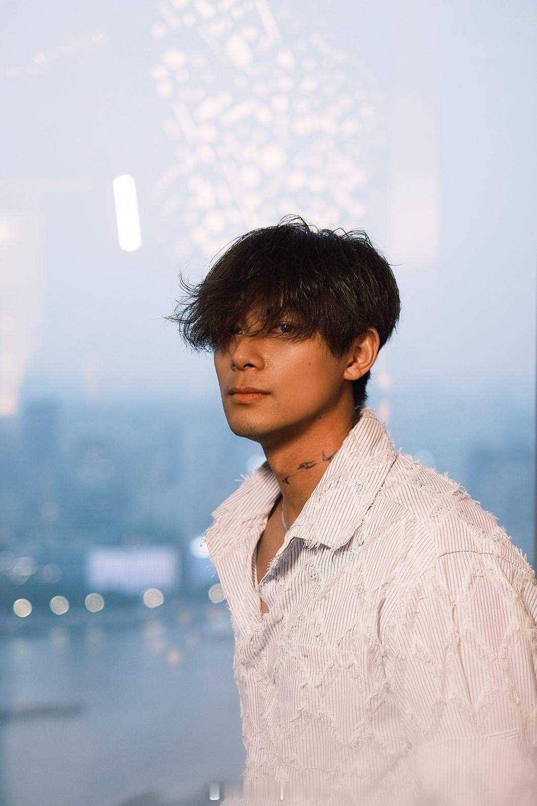 在浦东丽思卡尔顿 54 层的 SCENA DI ANGELO，遇见了西西里仲夏夜