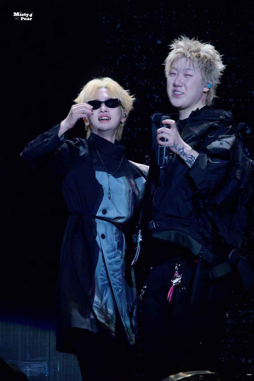 Capper周震南给自己生日随份子 天选缘分实锤！生日仅差一天的好兄弟，还一起搞