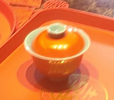 上联：酒里忧愁少，请高手对下联茶中岁月长！