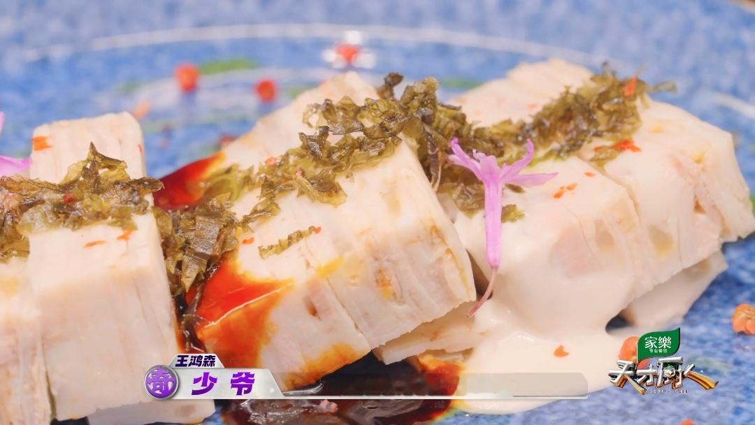 厨师到上海也得变霸总上海小伙从打荷到主厨仅用5年 16岁打荷，21岁主厨，归来仍