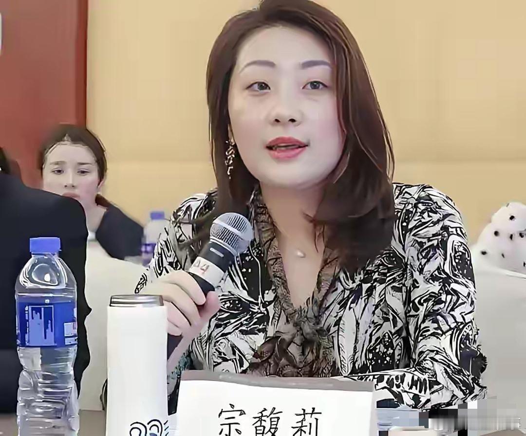 杜建英其实也是实在没办法了！才携三子女现身争娃哈哈财产 背后竟是宗馥莉