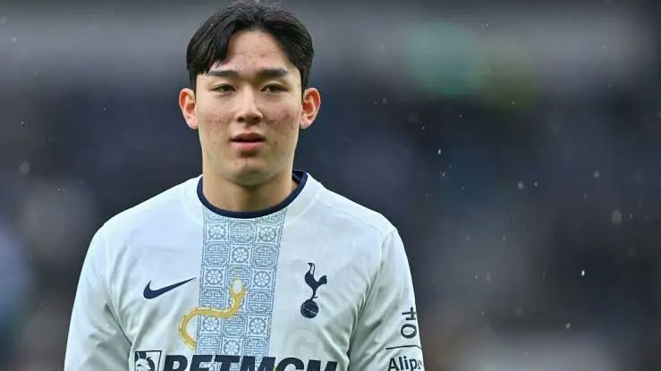 🥈瑞士天空体育记者Sacha Tavolieri，梁民革预计将租借加盟比利时球