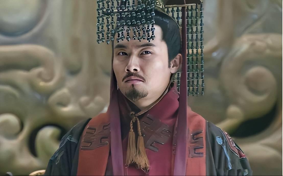 黄初七年，曹魏皇宫烛火惨白，曹丕油尽灯枯。

满朝文武、后宫郭女王、爱子曹霖全员