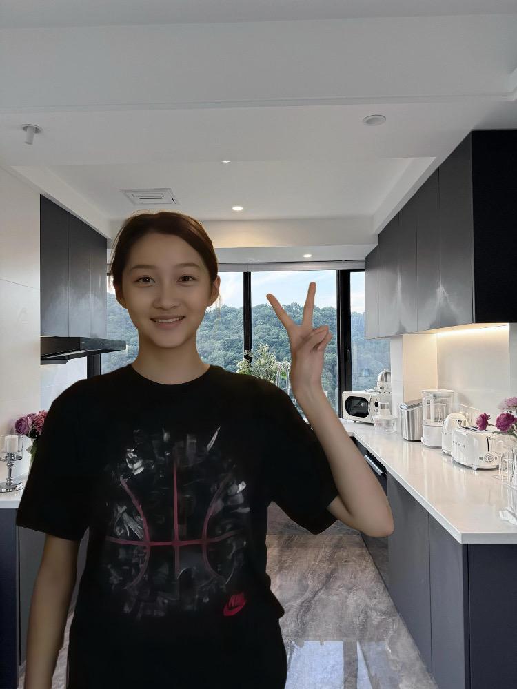 鹿晗是真男人 没想到我姐也是真女人关晓彤