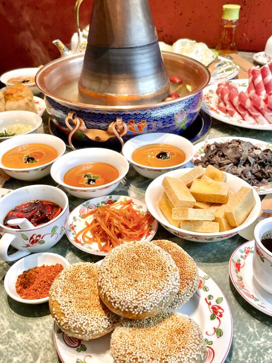云龙湖边…吃到了正宗北京铜锅涮羊肉🥢