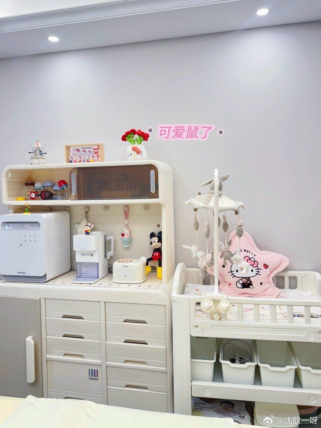 没什么啦 温馨的宝宝房啦 ​​​