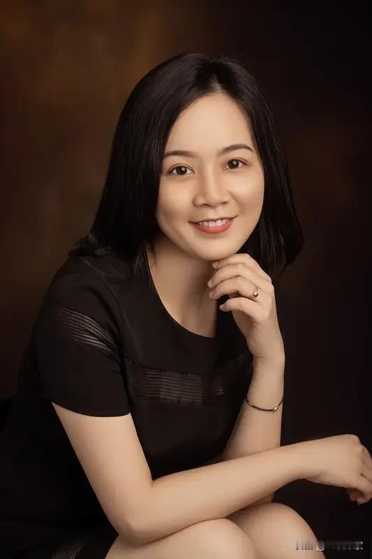 山东女孩赵娜在第73届环球小姐中国区选拔中脱颖而出，斩获中国总冠军！她可不是徒有