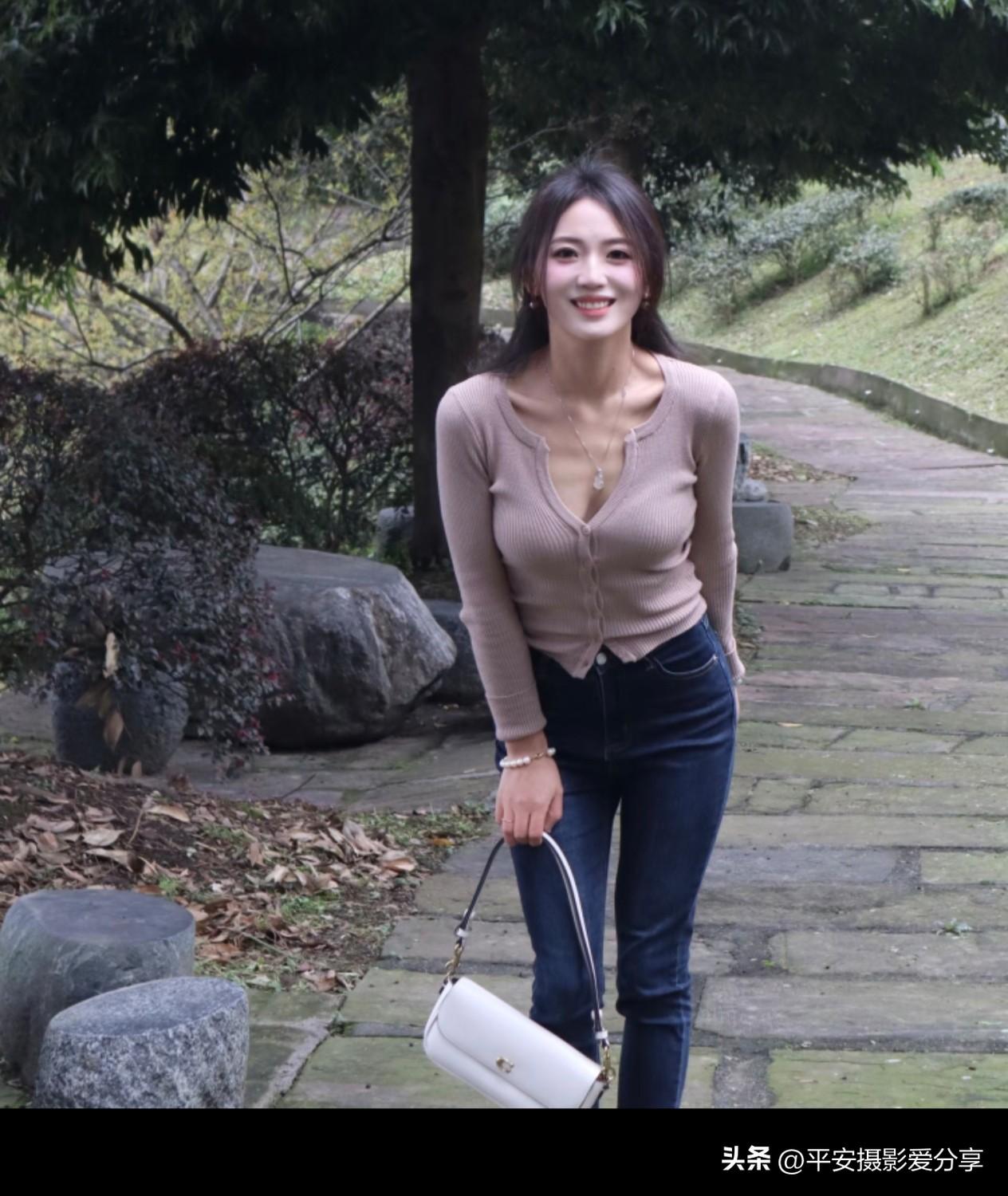 最好的有氧运动是爬山  有约的吗？一起去吸氧。。。中年有氧运动 户外有氧爬山 户