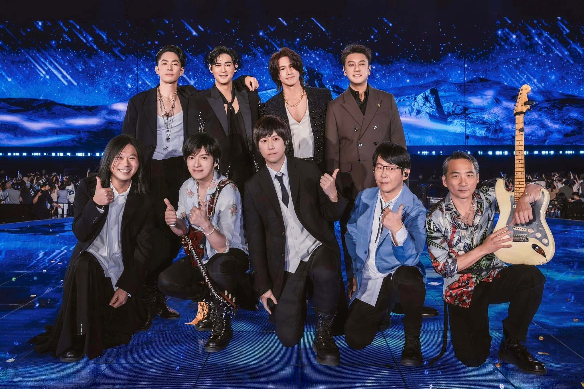 F4五月天合唱了流星雨五月天演唱会嘉宾是F4  F4时隔12年合体，与五月天一起