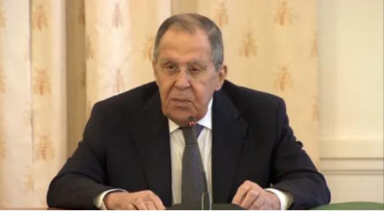 美国拦不住了！俄罗斯官宣对伊朗军售大单，拉夫罗夫一句话怼得美方哑口无言 。
 