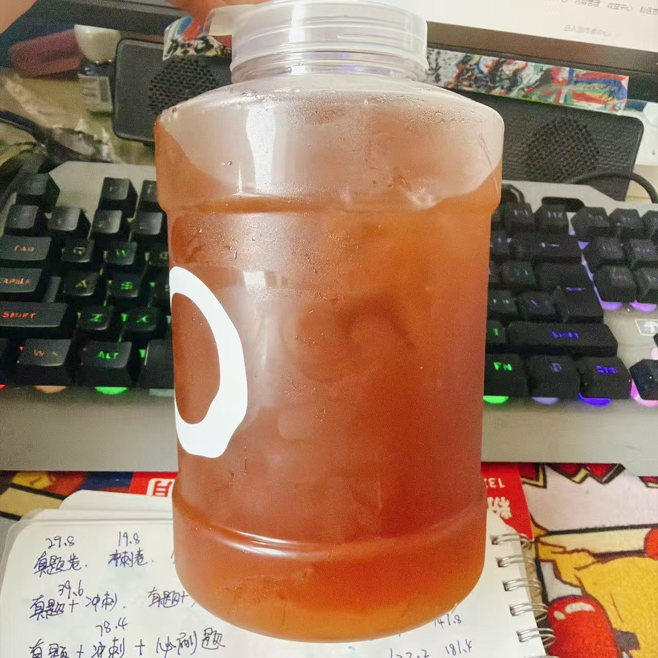 我不行了  我点了一杯1升的气泡芭乐美式 然后商家忘记加气泡了 又让跑腿给我送了