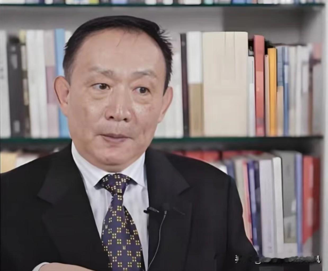 有观点警示：无序扩张的野蛮资本，在逐利过程中会带来巨大的社会风险。凡事不能过度，