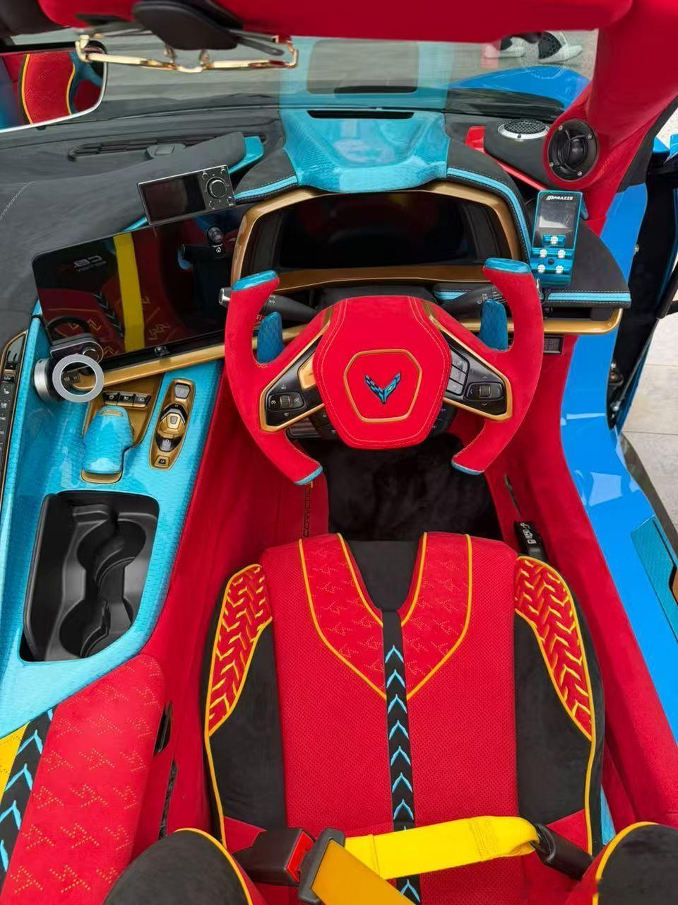 这个内饰，让我大为震撼 车主改装的品味太独特了 