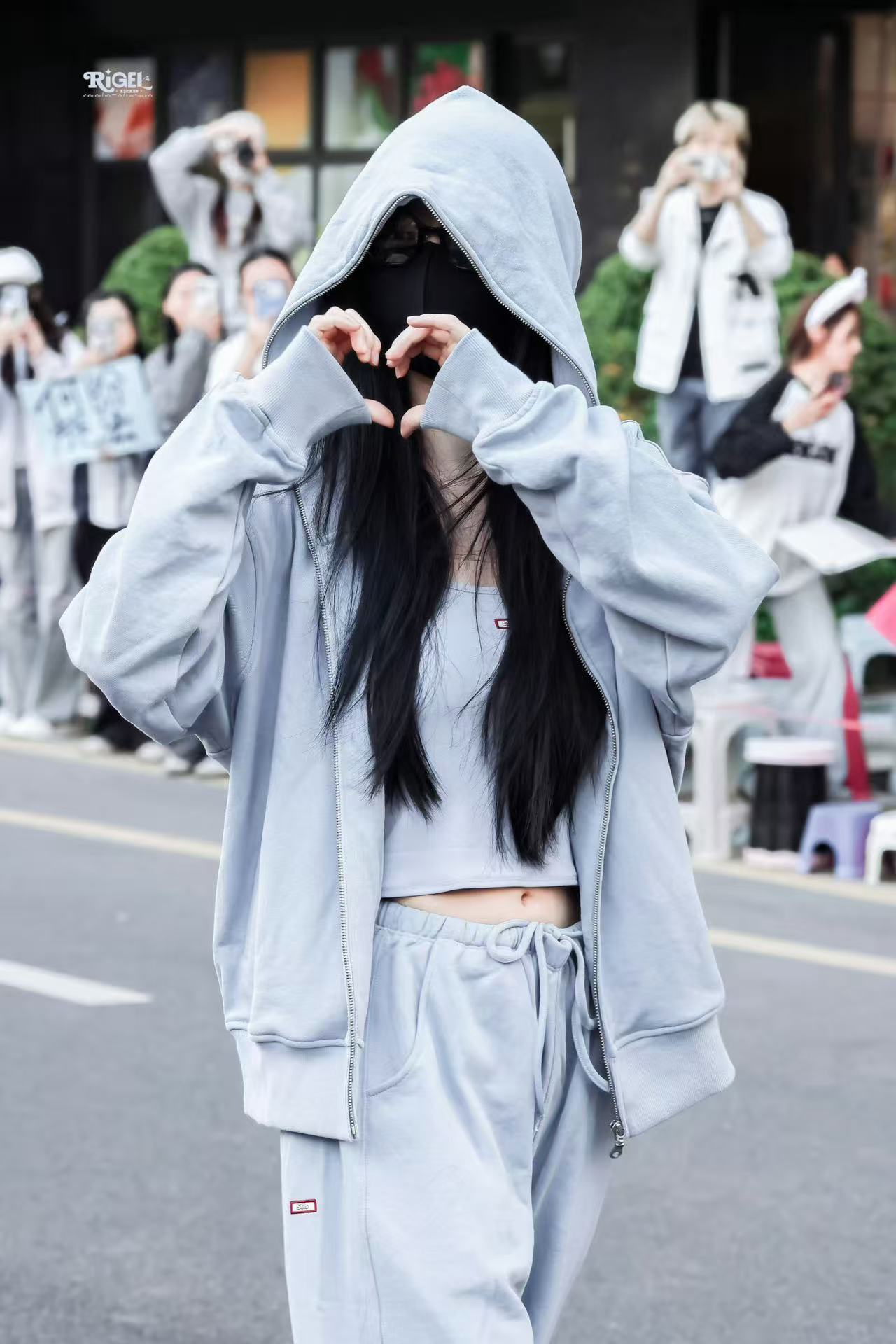 虞书欣[超话] EstherStyle私服穿搭来自星星的穿搭 🩵美式休闲风穿搭
