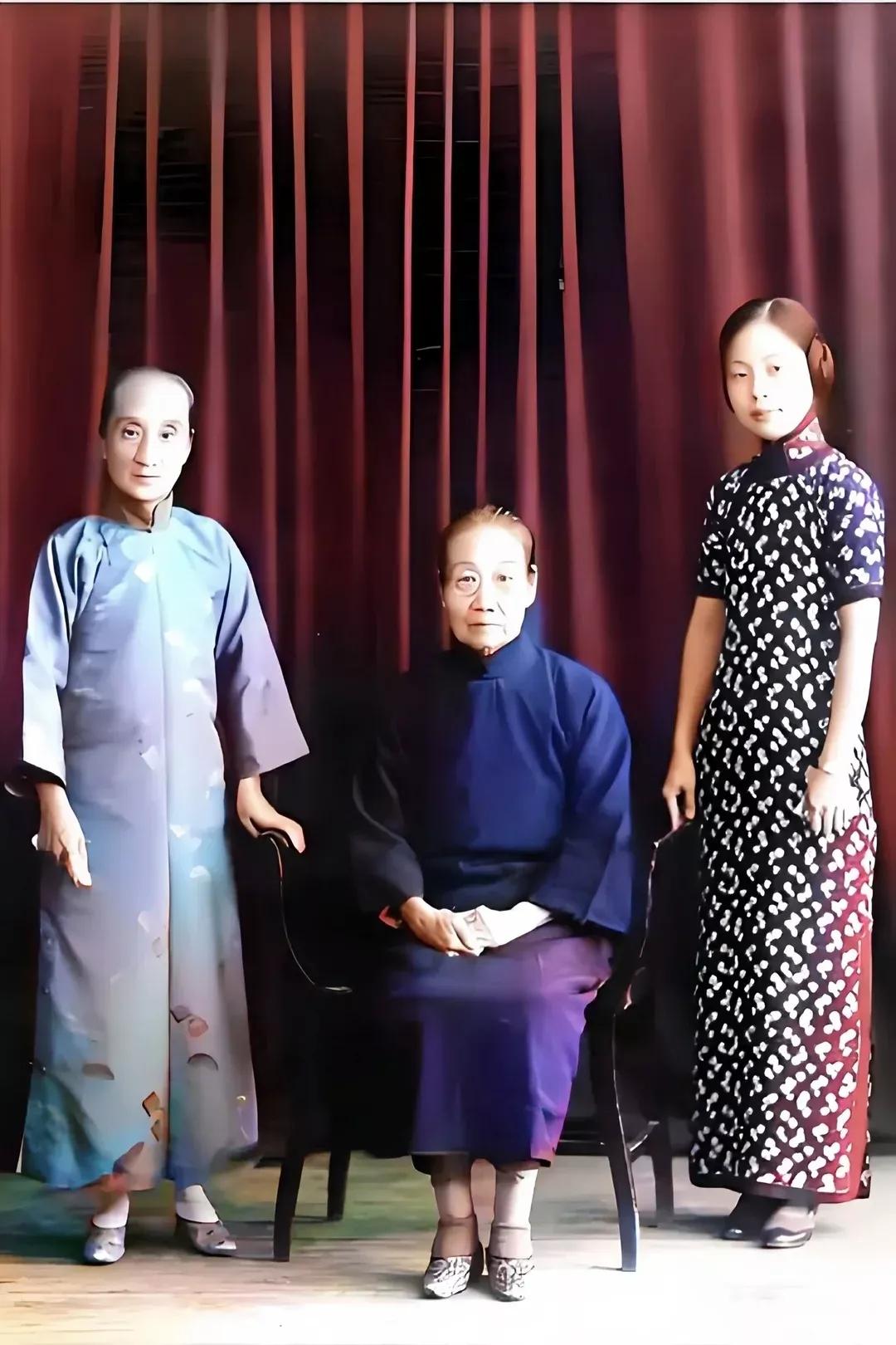 有网友说，如果朱安相貌能像右边那位女士的相貌，就不会一生被冷落了。
大家觉得有道