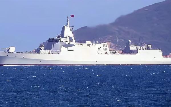 这两天网上一个消息传得挺热乎——说咱们中国海军在好几个海域集结了舰船，一传就传出