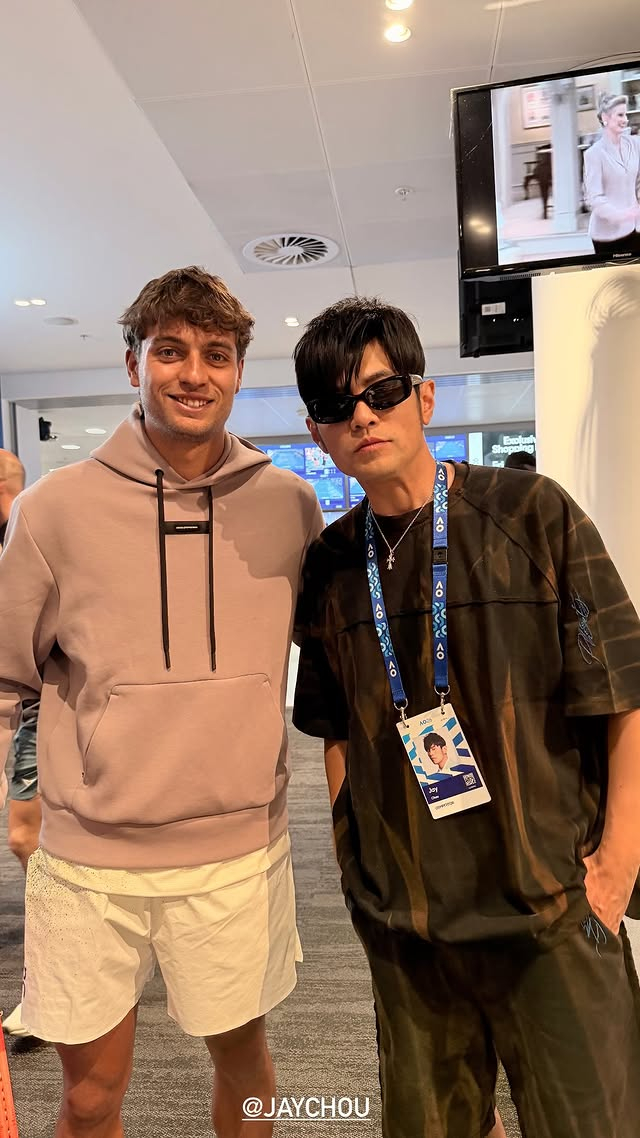 Cobbo和周杰伦（还ins互粉了） 