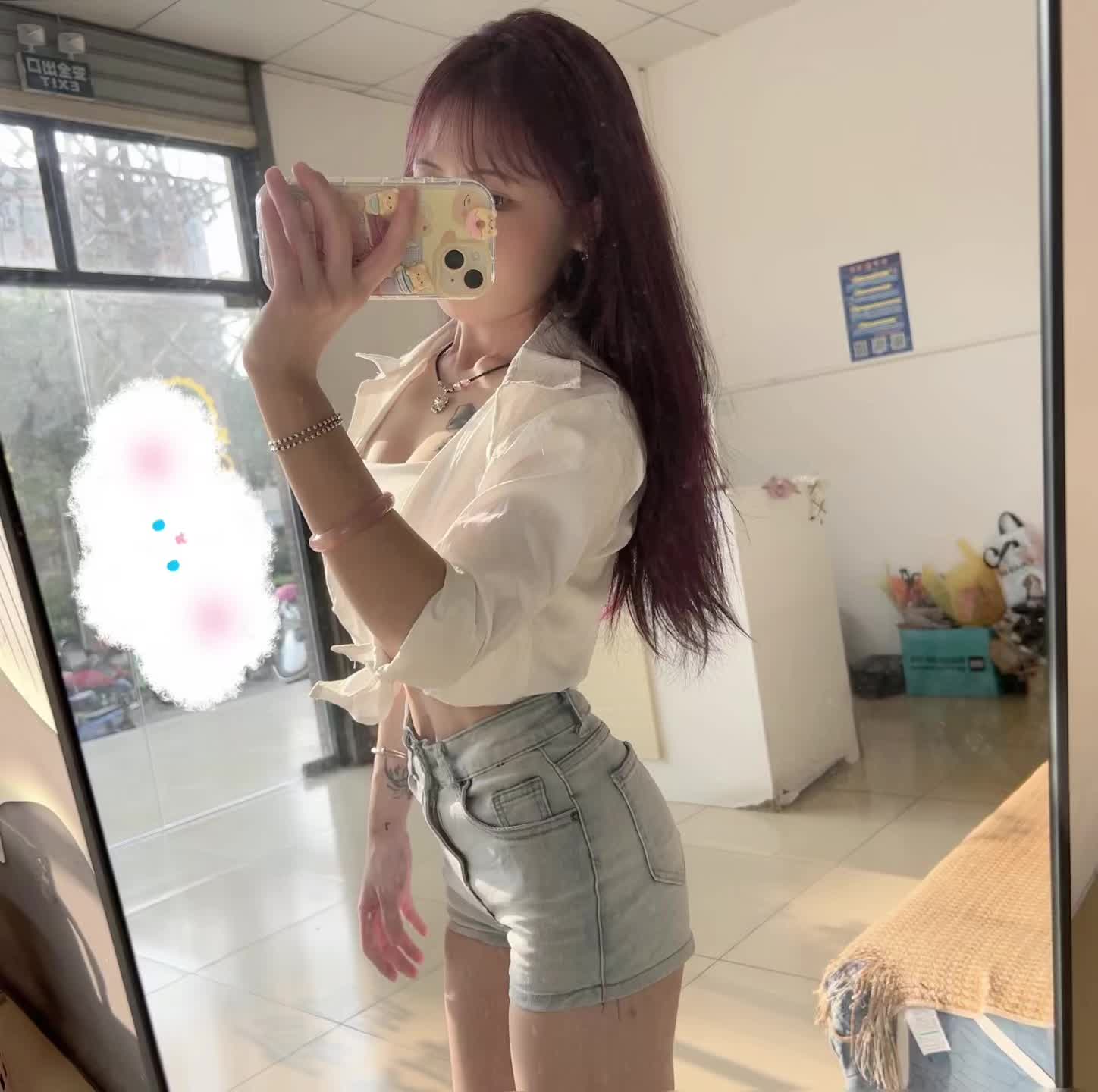 我强势的性格是不允许在感情里受挫 可我依然为了你妥协 算了 你永远不懂...