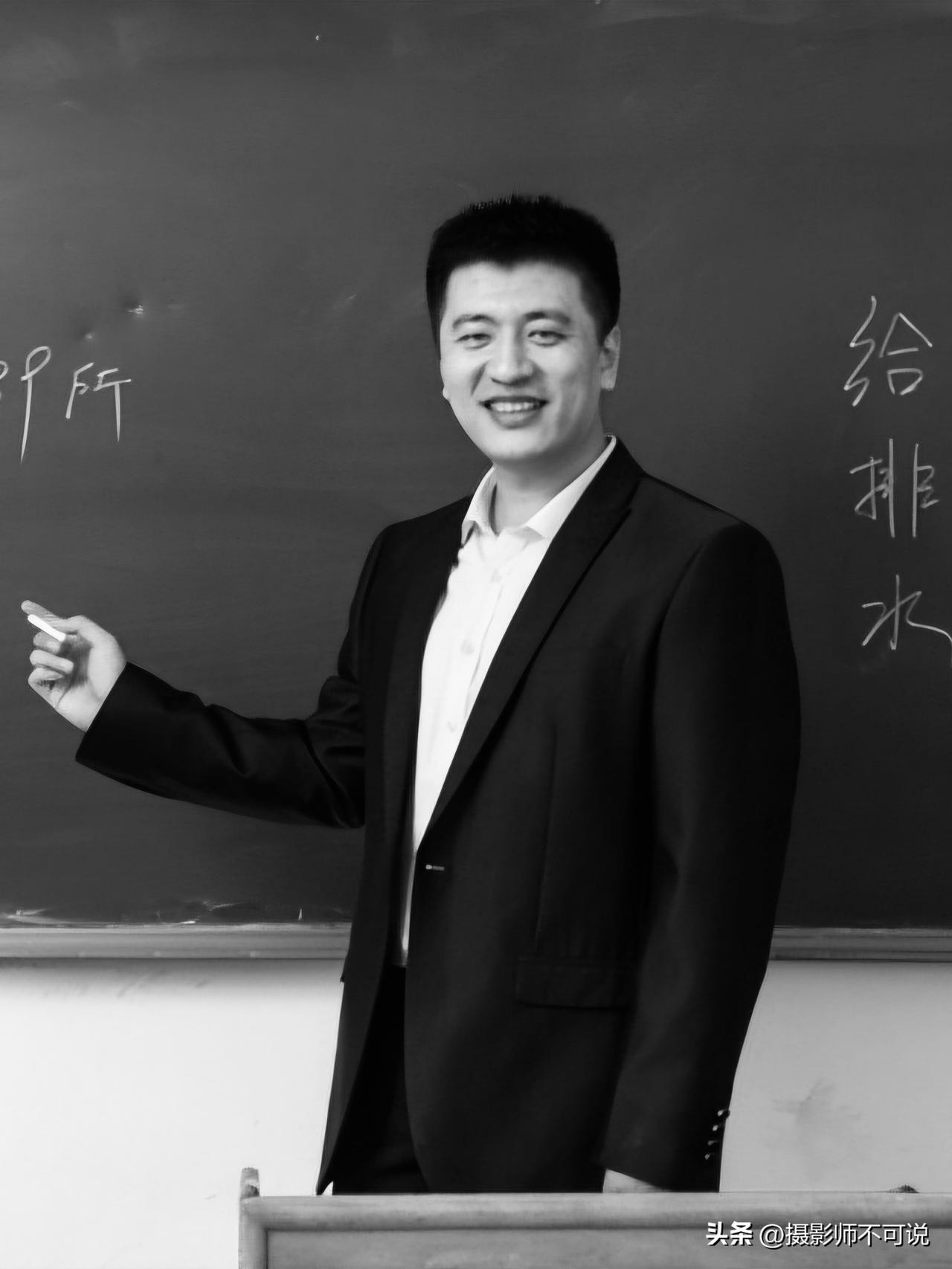 张雪峰是不是拼过头了？曾经为了工作五天时间睡眠不到8小时，可以说是吊着一口气在工