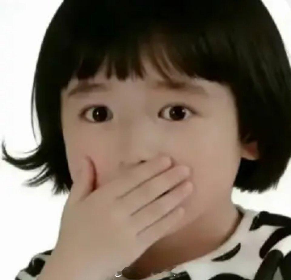 金主训模仿宋亚轩珍珠小子表情包 金主训模仿了宋亚轩珍珠小子的表情包，没想到这二人
