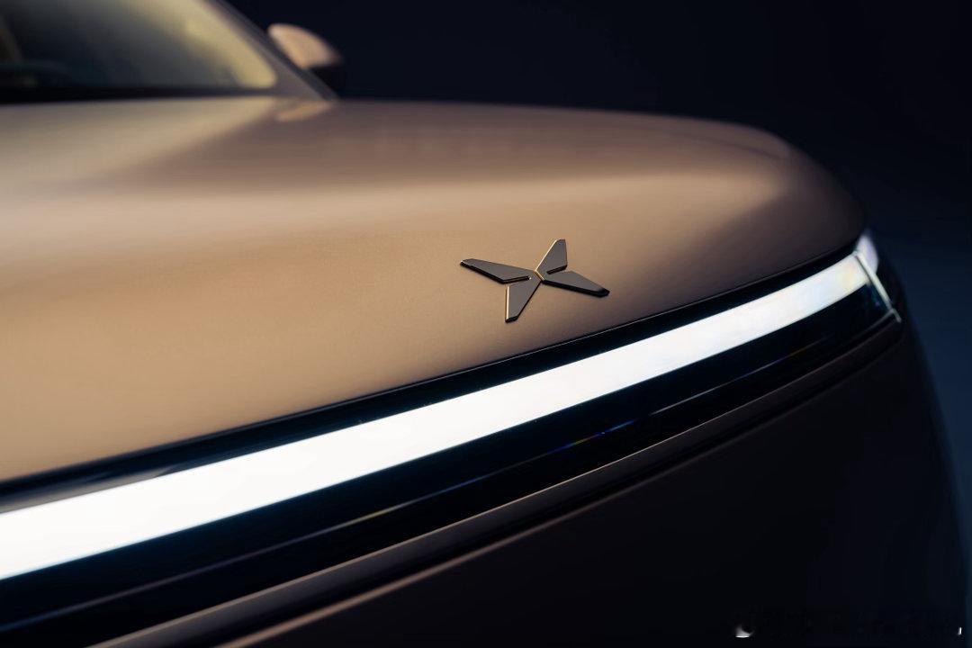 拍了一组小鹏GX除了帅之外，能看出来它追求的豪华和科技，豪华是它的调性，科技小鹏