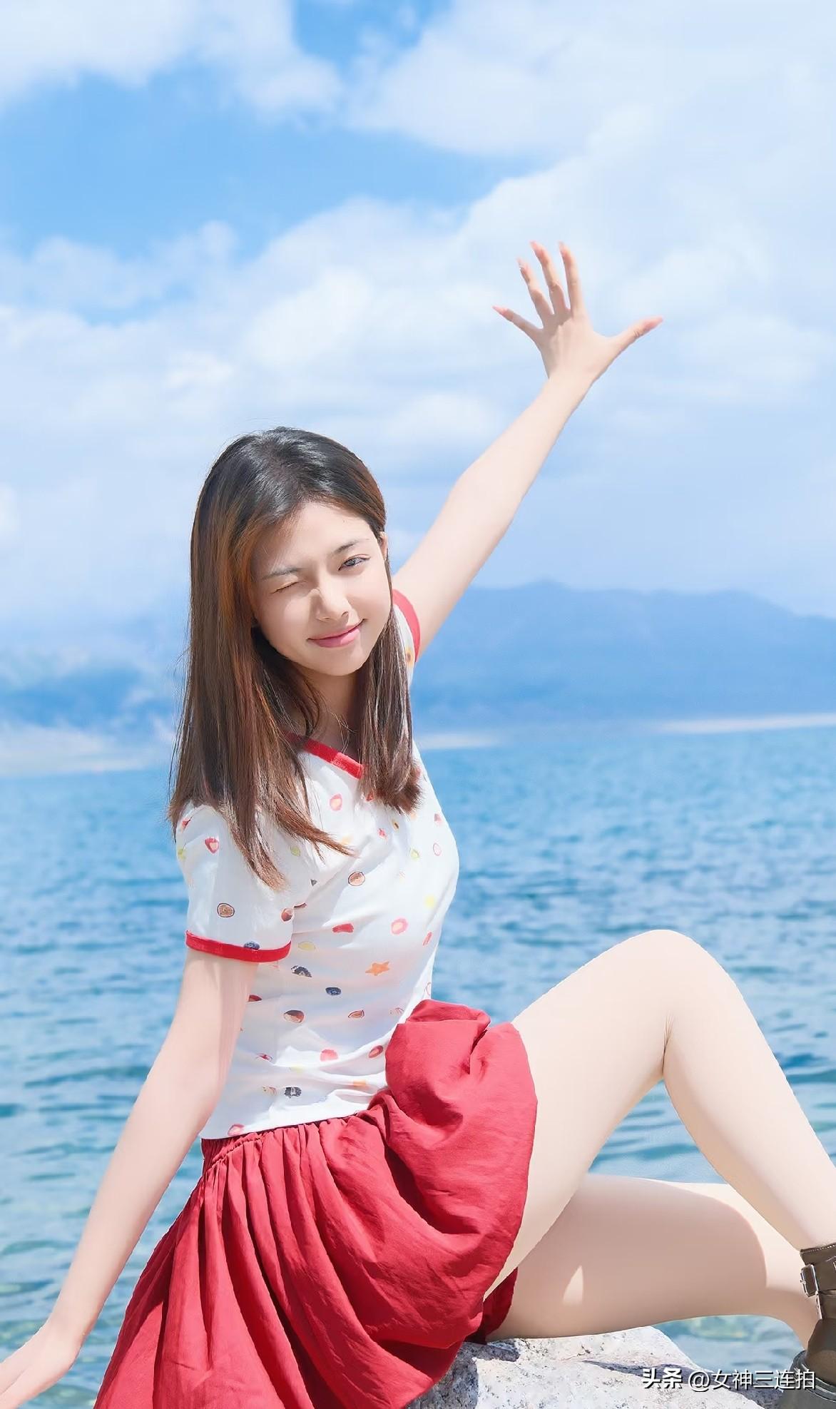 在海边享受阳光，开心的一天！