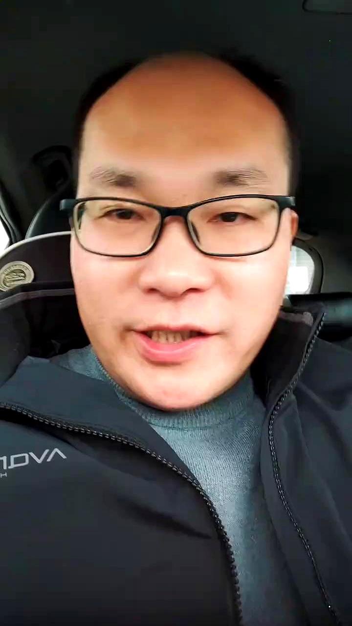 看完网上流传的“社会十大狠人”标准，我真是哭笑不得，这哪是“狠人”，这分明是“苦