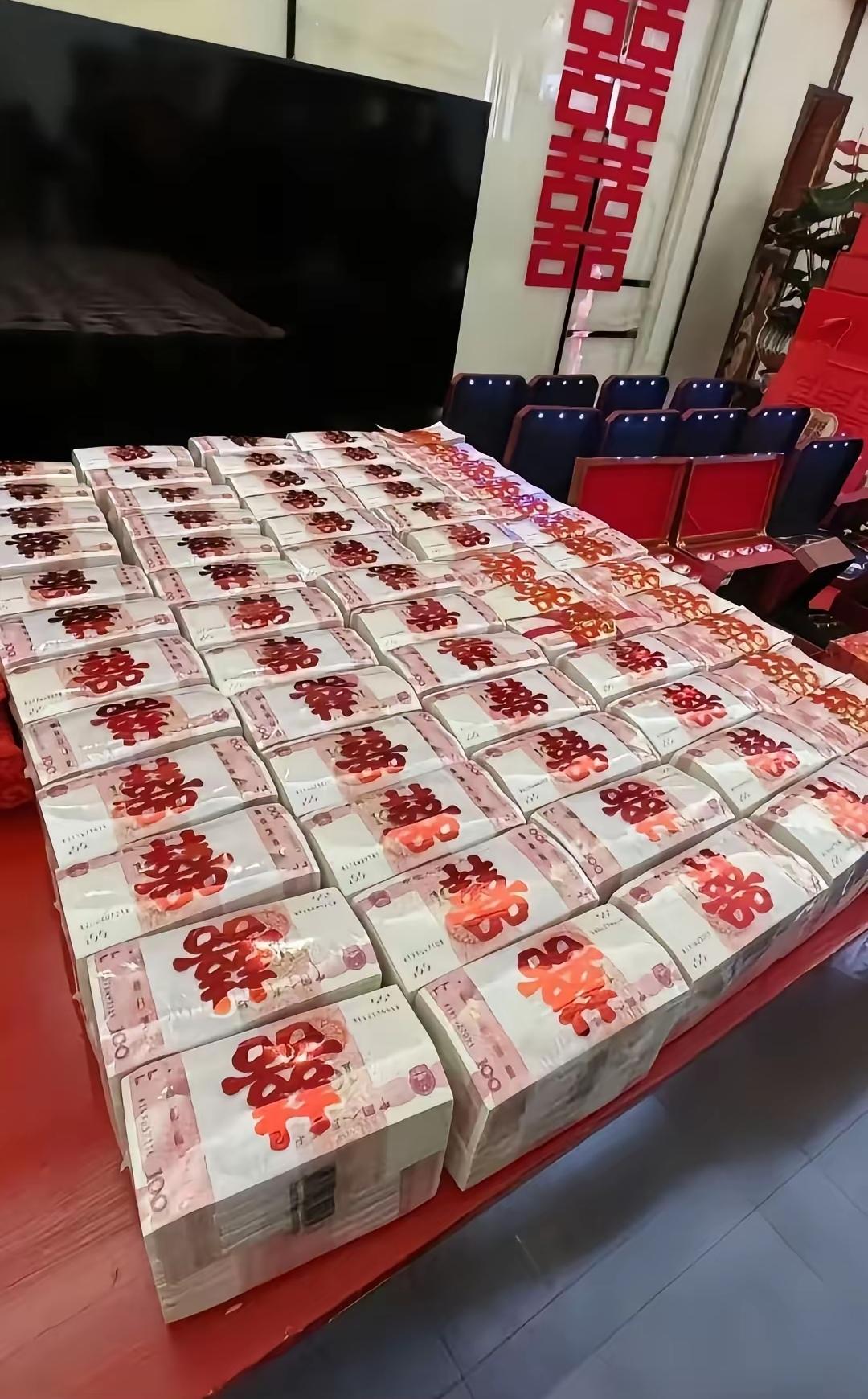 网友:
订婚了！我的大猪蹄子来定我了！从此我多了一个身份，未婚妻！[捂脸]