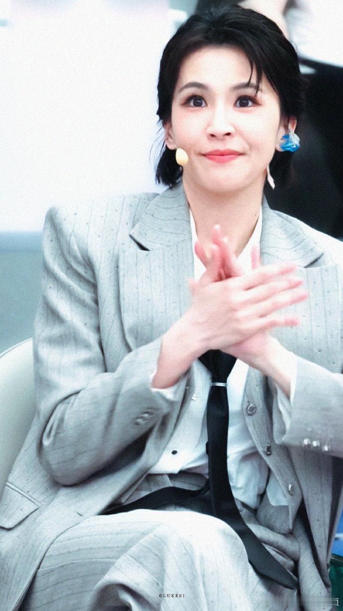 曾沛慈回应人气断层第一 听到人气断层第一，反而更有紧迫感，姐姐太清醒了乘风202