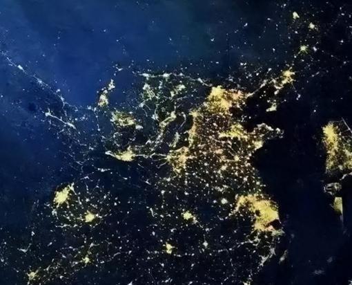 为何中国宁愿把电力输向越南 ，让越南夜晚灯火辉煌，却对朝鲜几乎绝不供电？要想明白