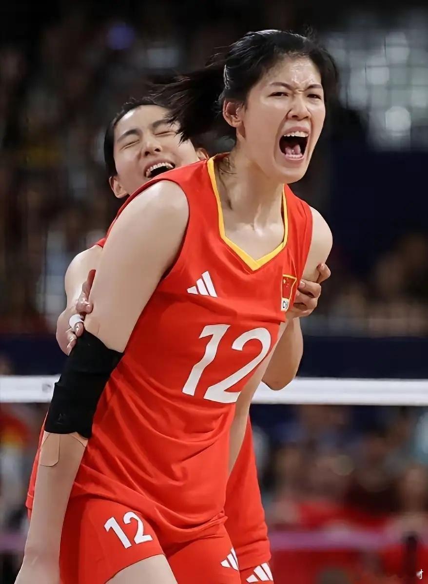 被伤病毁了的中国女排主攻手李盈莹。李盈盈，2000年2月19日出生于中国黑龙江省