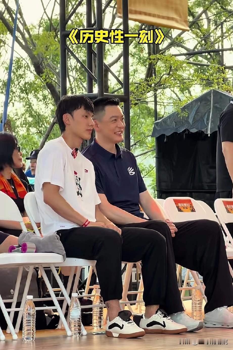 已成历史，杨鸣主动加徐杰微信，当年的辽粤大战真的落幕了！

这要是搁以前，杨鸣指