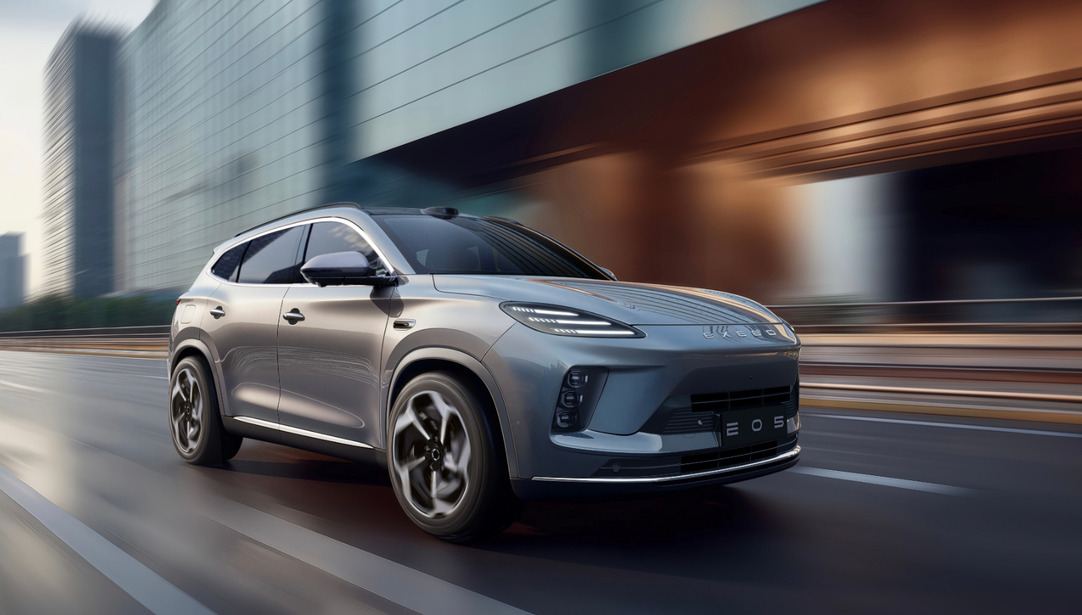 星途全新中型SUV——星途E05，是奇瑞集团首款搭载地平线HSD及征程6P方案的