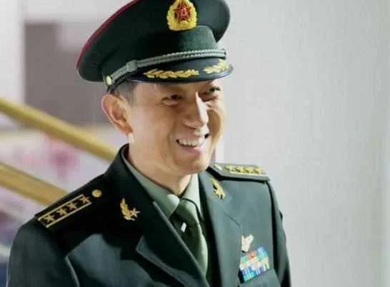 副师级大校转业能当县长吗？

副师级大校对应副厅级干部，按照转业降半级安置的政策