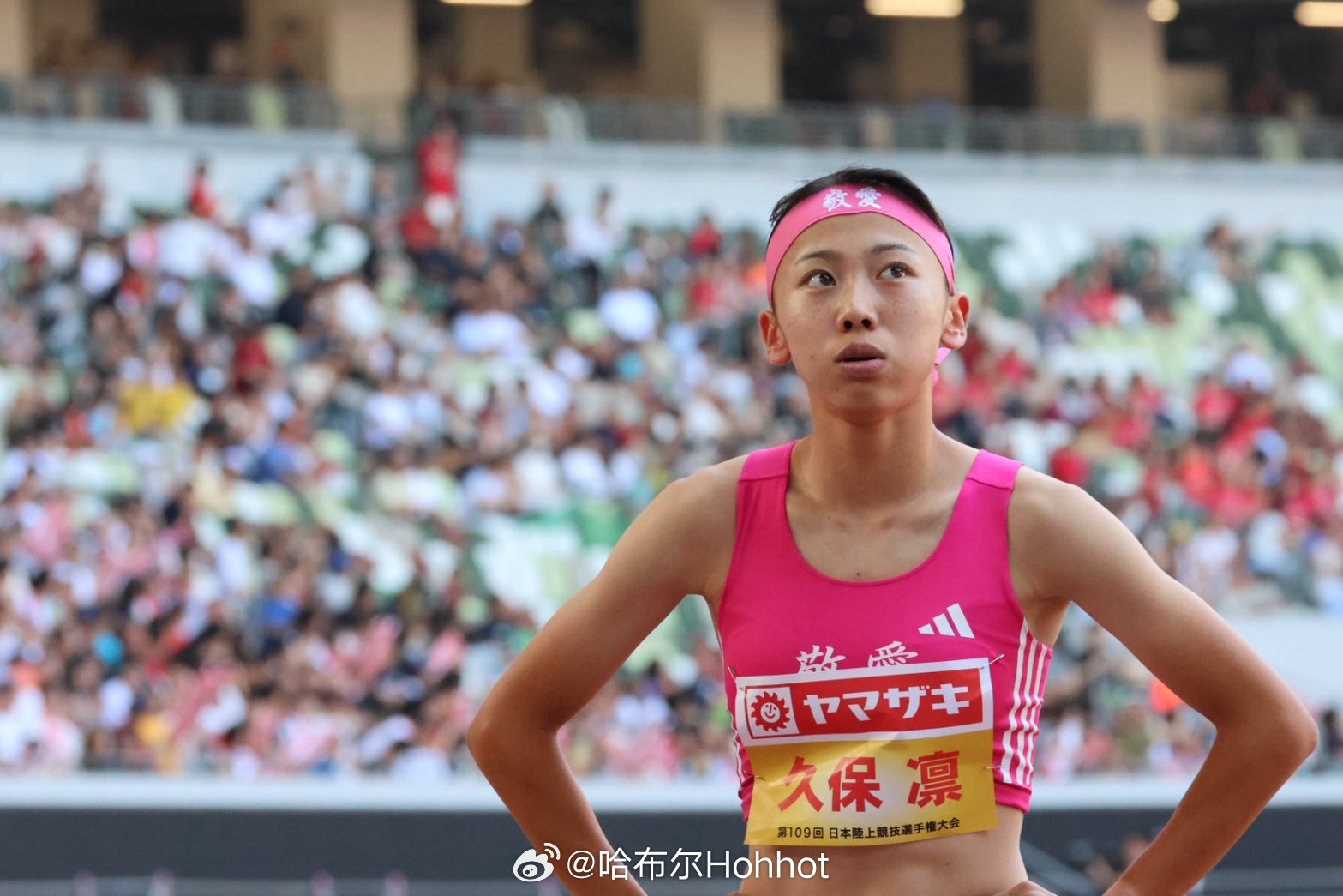 第109届日本田径锦标赛女子800米决赛，久保凜再开2分，1:59.52，这是实