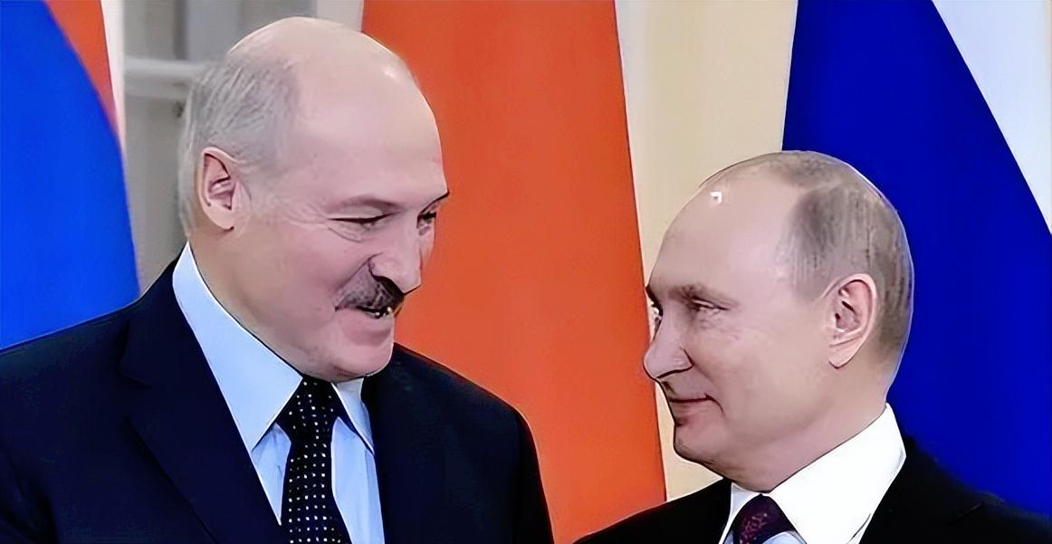 看把俄罗斯逼成啥样了，他直接把核武器摆到白俄罗斯家门口，两个国家还签了“谁打你我