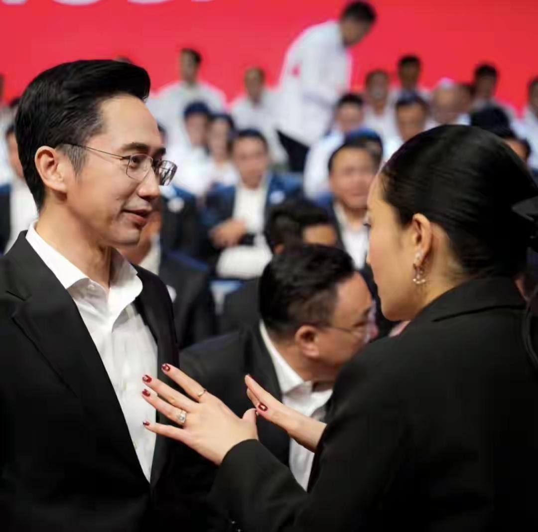 ​泰国为泰党这一次参加下届总理选举，出乎意料的人气极旺。这时候，约萨南获得最大的