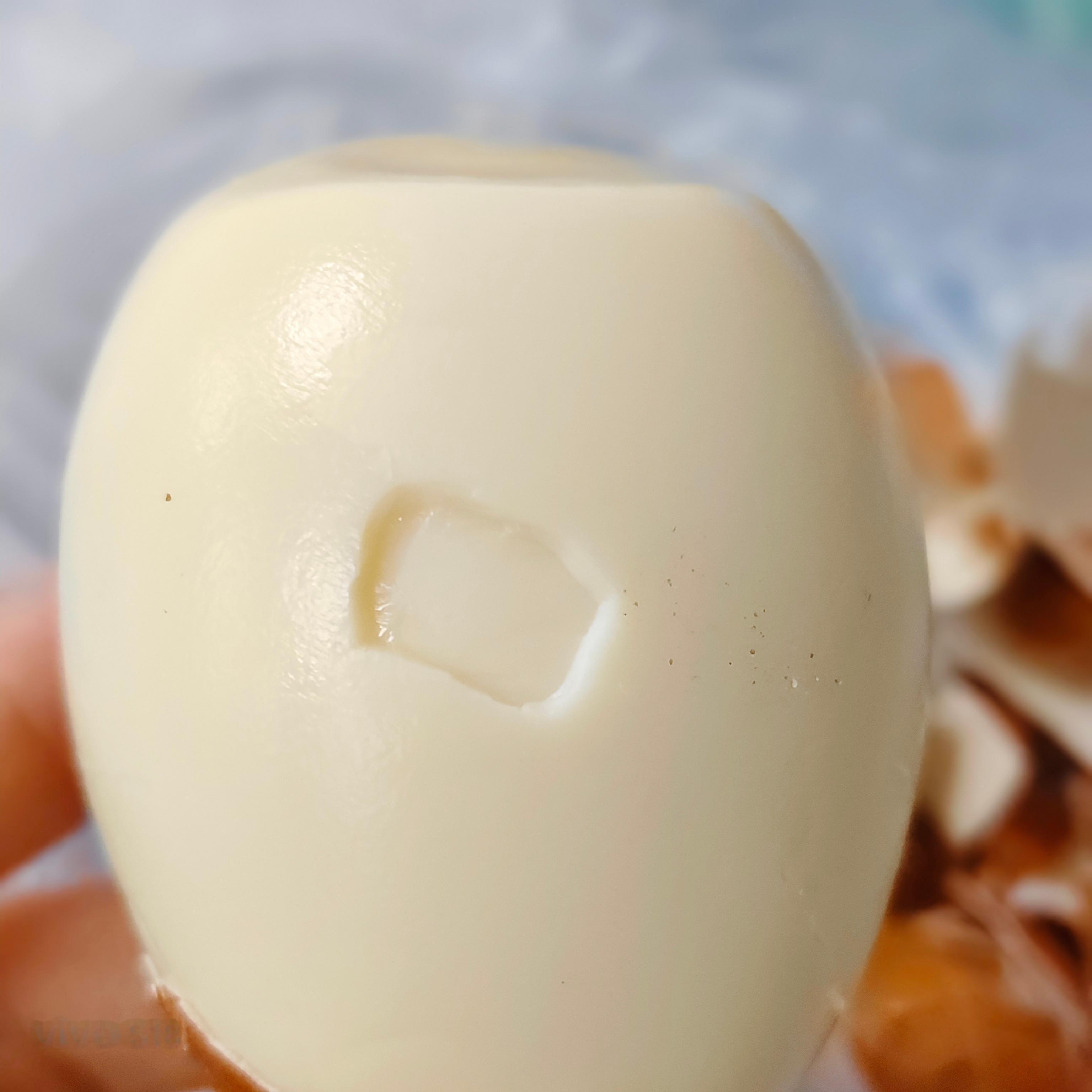 好好的一颗蛋剥成这样，难受，很难受，超级难受[抓狂] ​​​
