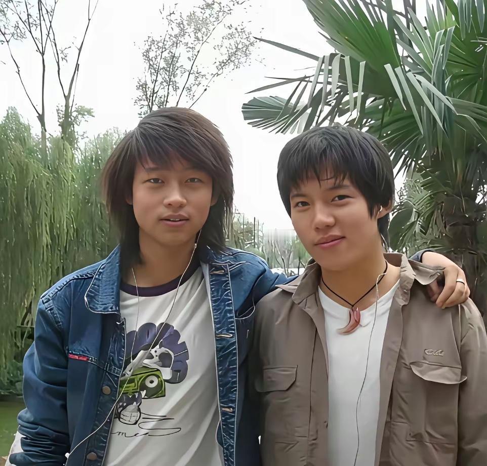 年轻时候的魏晨，好青涩