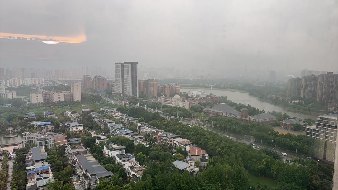 人只要尝过一口不被欺负的滋味，就再也回不去了。