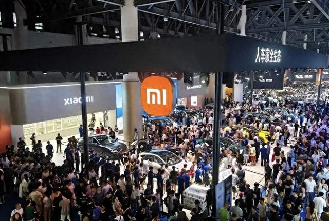 成都车展“大型处刑现场”：小米杀疯了，传统车企的脸都被打肿了